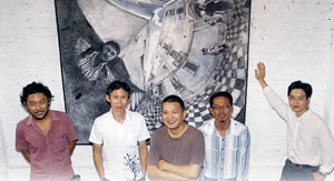 LIMA daripada pelukis yang mengambil bahagian dalam pameran Mind, Body & Soul 3 di Wei-Ling Gallery, Kuala Lumpur hingga 30 April ini. Dari kiri, Chin Kong Yee, Kim Ng, Marvin Chan, Hamidi Hadi dan Chong Choon Woon.